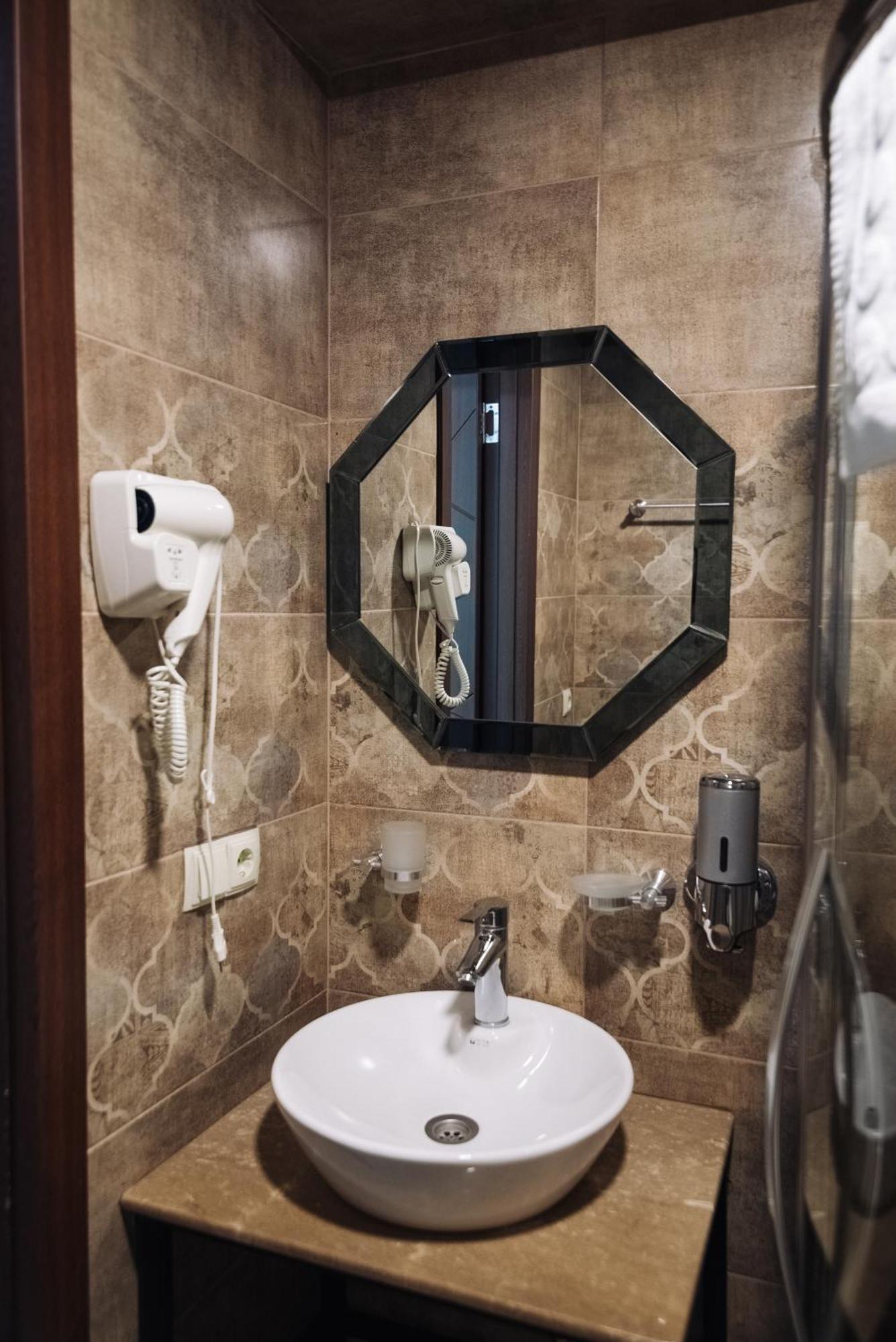 Royal Plaza Hotel 트빌리시 객실 사진